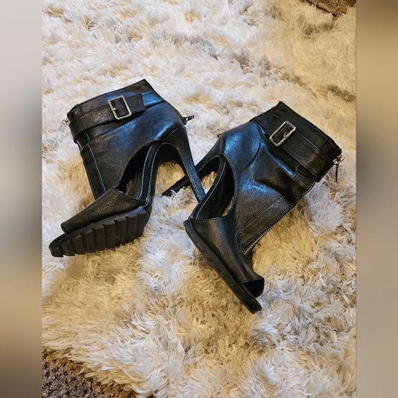 Charlotte Russe Peep Toe Heels - Picture 13 of 16